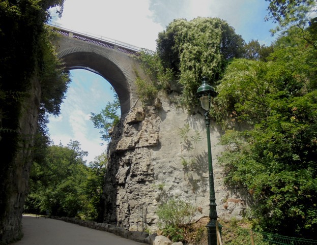 Paryż - Parc des Buttes Chaumont