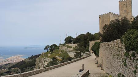 25750908 - Erice Erice Sycylia w kwietniu 2016 – Włochy