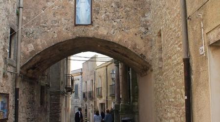 25750914 - Erice Erice Sycylia w kwietniu 2016 – Włochy