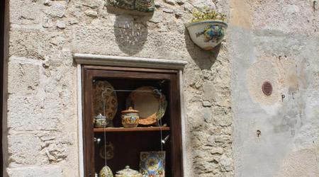 25750931 - Erice Erice Sycylia w kwietniu 2016 – Włochy