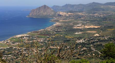 25750932 - Erice Erice Sycylia w kwietniu 2016 – Włochy