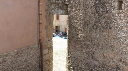 25750937 - Erice Erice Sycylia w kwietniu 2016 – Włochy