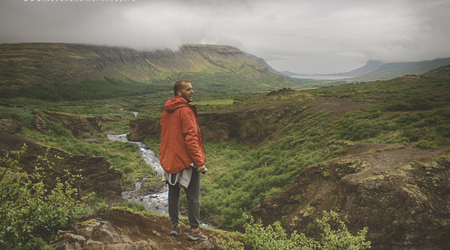nad wodospadem – Islandia
