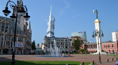 Batumi-na pomniku Medea – Gruzja