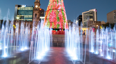Choinka na Victoria Square w Adelaide – Australia