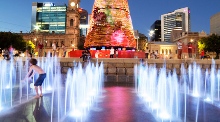 Choinka na Victoria Square w Adelaide – Australia