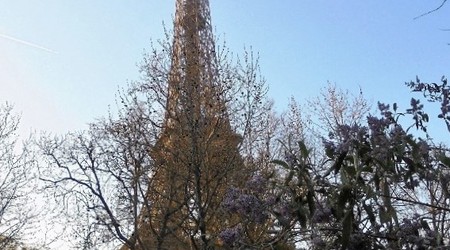 Paryż - Wieża Eiffla wiosną 2017 r – Francja